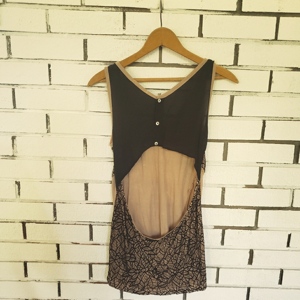 Buckle Brand Threads 4 Thought Open Back Top M